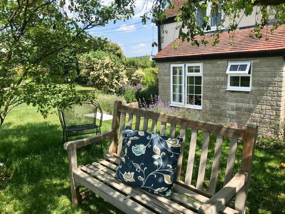 Charming Modernized Country Cottage Near Mere, Wiltshire Mere  Exterior foto