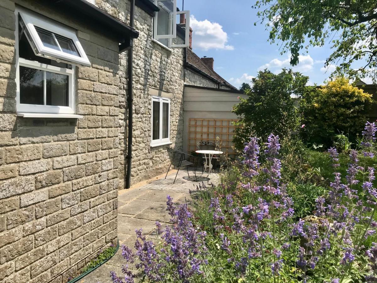 Charming Modernized Country Cottage Near Mere, Wiltshire Mere  Exterior foto